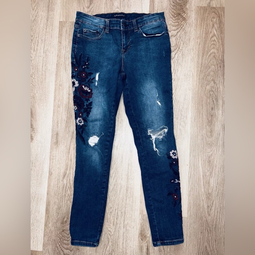 Aeropostale Ankle Jegging Jeans Floral Embroidered Distressed Stretch Size 8